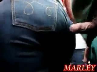 Watch video Groping al ritmo del coro